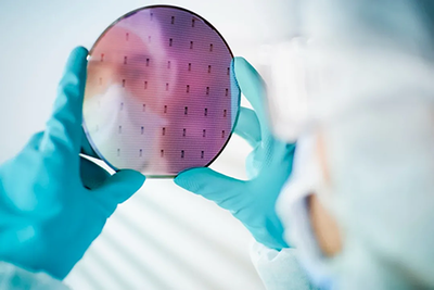 大突破！意法半導(dǎo)體成功制造200mm碳化硅晶圓，引領(lǐng)電子材料新紀(jì)元